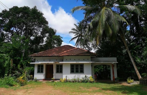 Battaramulla House | Rooms at Colombo Sri Lanka. Nearly Sri Lanka Immigration Office, Relway Station