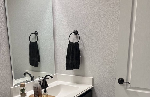 Elmo House | Rooms for rent in beautiful Heartland, TX just minutes from DFW!