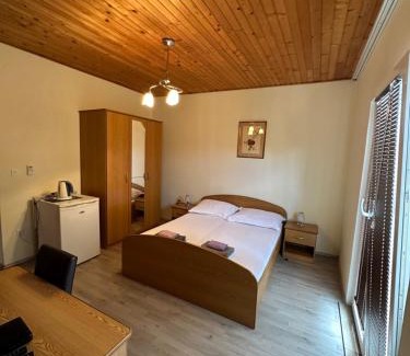 Baska Voda Apartment | Rooms with free private parking