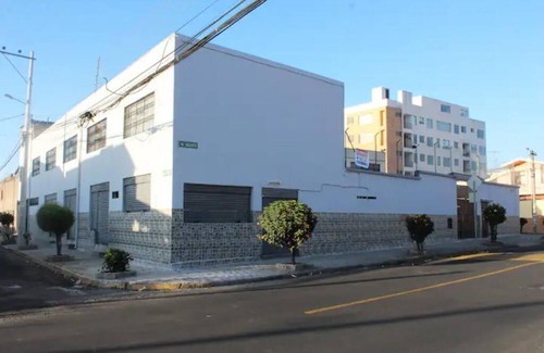 Pasochoa Apartment | Rooms within what was a schooln