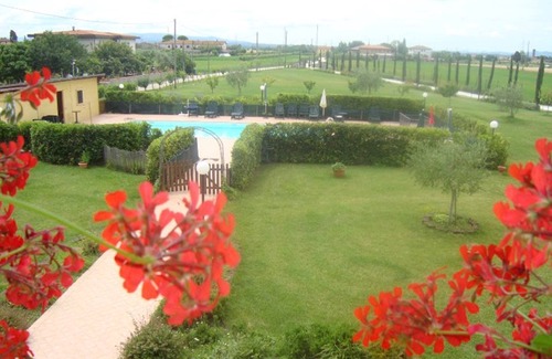 Latignano Apartment | ROSA apartment, up to 4 people NO KIDS LOCATION