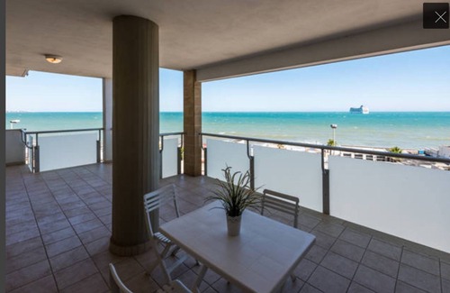 Municipio 3 Apartment | Rosé 60-terrace by the sea