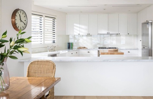 Rose Bay Apartment | Rose Bay Luxe Penthouse (Walk to Beach)