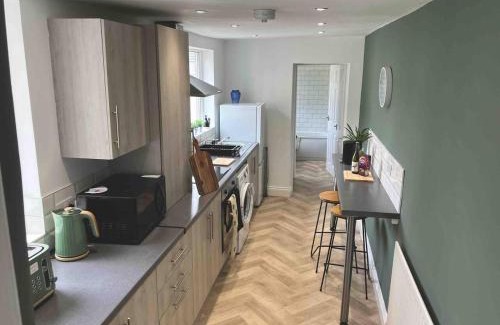 Sunderland House | Rose Cottage - 5 Person city centre with parking