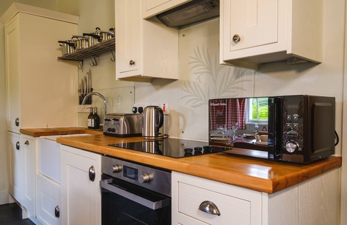 Larachbeg Cottage | Rose Cottage – Romantic Retreat on the banks of the River Aline
