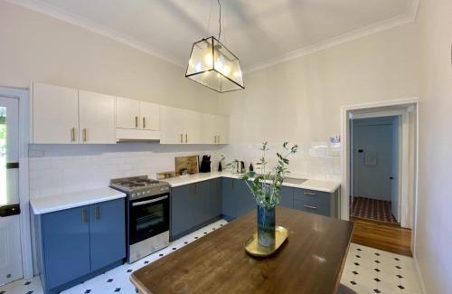Orange House | Roseland Cottage - CBD Heritage