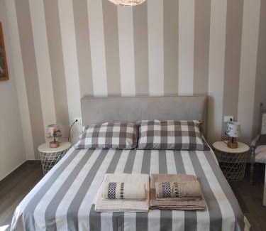 Pesaro House | Rossetto e cocciolato - Stanza indipendente con bagno privato a Pesaro