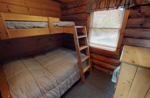 Gaines Cabin | Rough Cut Lodge - Oak Cabin