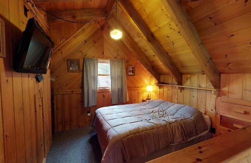Gaines Cabin | Rough Cut Lodge - Oak Cabin