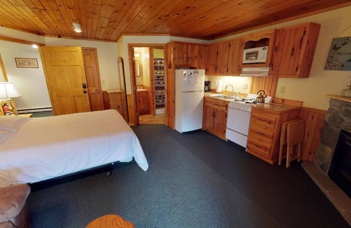 Gaines Cabin | Rough Cut Lodge - Suite 2