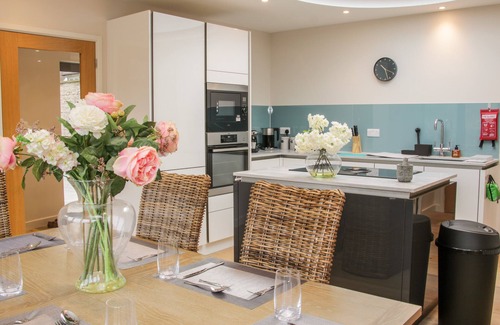 Church Stretton Cottage | ROUND HOUSE, family friendly, with hot tub in Church Stretton