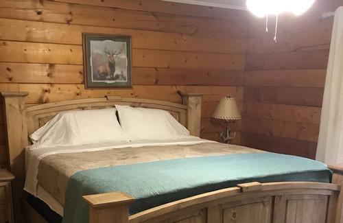 Heber Springs Cabin | Round Mountain Cabin Getaway