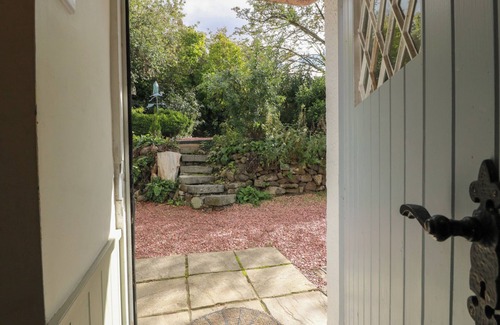 Kirk Yetholm Cottage | ROWANTREE COTTAGE, pet friendly in Town Yetholm And Kirk Yetholm