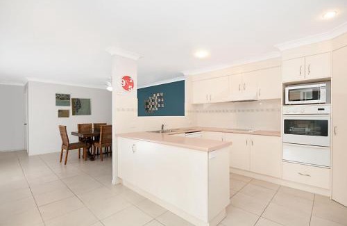 North Creek House | Rowlo's Retreat