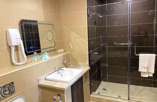Port Harcourt Hotel | Royal Garden Hotel