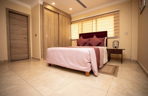 Kumasi Bed & Breakfast | Royal Golf Views
