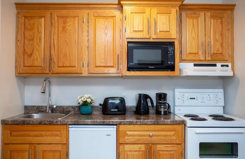Happy Valley - Goose Bay Hotel | Royal Inn & Suites