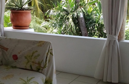 Bayville Apartment | Royal Palm, on the Beach, Penthouse Suite