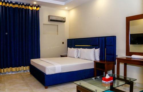 Gulberg Hotel | Royalton Inn Hotel - Liberty