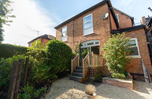 Moseley Apartment | RUBY Delightful Suite Moseley Mews, Birmingham By StayStaycations