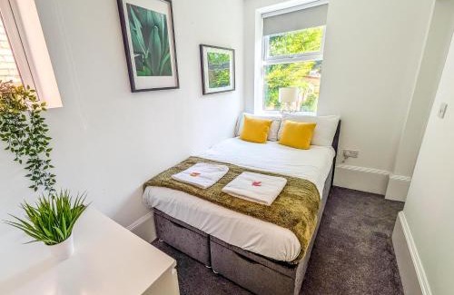 Moseley Apartment | RUBY Delightful Suite Moseley Mews, Birmingham By StayStaycations