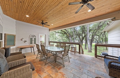 Lacy-Lakeview House | Ruby Dell Ranch - Just 10 mins from downtown Waco!