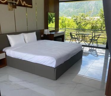 Vang Vieng Hotel | Ruby Mountain View Resort