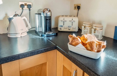 Ballyconneely Ski Chalet | Rugosa - A bright, spacious and relaxing stay