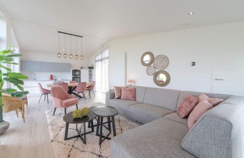 Wemeldinge House | Ruisweg 59 by Interhome