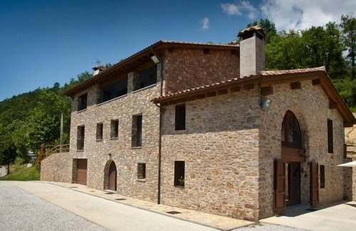 Sant Joan de Les Abadesses Cottage | Rural house integrates Mas Serrat de la Teia for 10 people (The House)