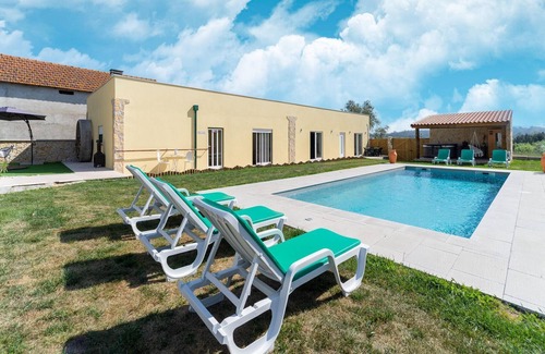Camparca House | Rural holiday home in Netos-Almagreira with pool