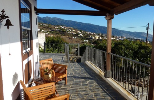 Villa de Mazo Cottage | Rural house Isla la Palma Canarias, trekking, volcanoes, beach, tranquility, 8pax