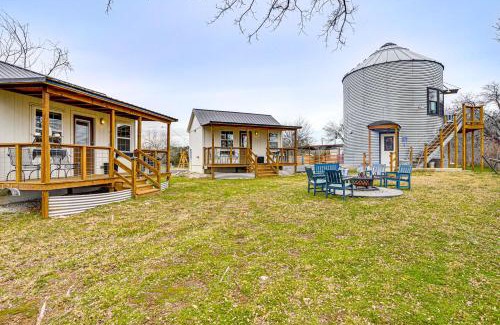 Dennis House | Rural Retreat with Water View! 9 Mi to Dtwn Granbury