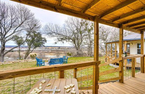 Dennis House | Rural Retreat with Water View! 9 Mi to Dtwn Granbury