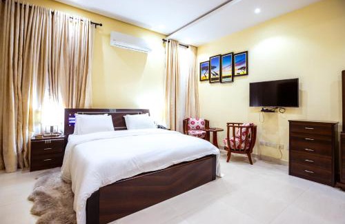 Lekki Phase 1 Apartment | Rushmore - Executive Room