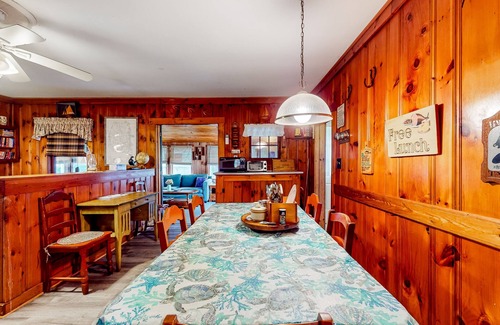 York Beach Cottage | Rustic and well-equipped cottage w/gas grill, deck, large lawn - near the ocean