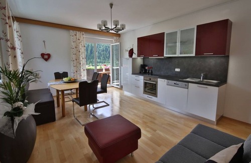 Abfaltersbach Apartment | Rustic apartment in the Dolomites