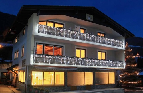 Abfaltersbach Apartment | Rustic apartment in the Dolomites