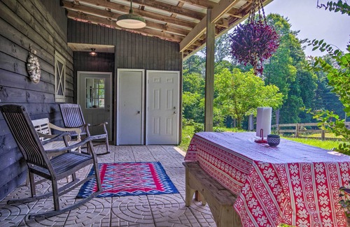 Hendersonville Cottage | Rustic & Authentic Farm Stay by Dupont Forest!