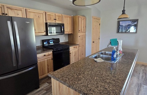 Dillon Cabin | Rustic cabin charm with modern comforts—your cozy escape to nature awaits!