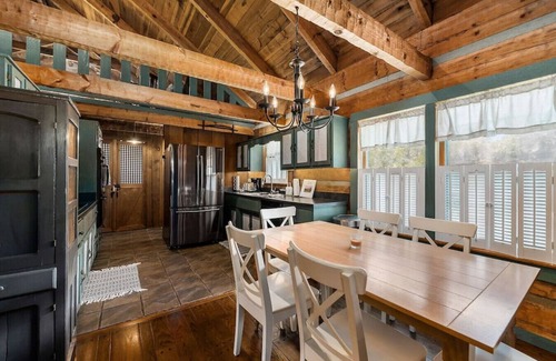 Winchester Cabin | Rustic Cabin, Dock, Hot Tub, Firepit, Kayaks