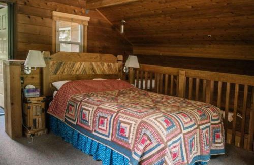 Sedona House | Rustic Cabin for 2 in Oak Creek Cabin Sycamore