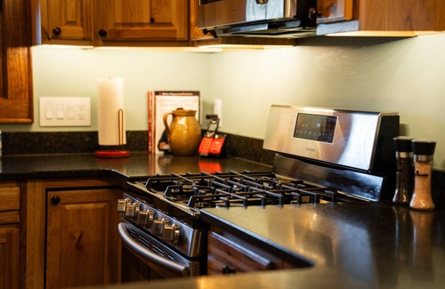 Blowing Rock House | Rustic & cozy, 3 decks w/loft, 10 min to downtown