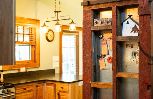 Blowing Rock House | Rustic & cozy, 3 decks w/loft, 10 min to downtown