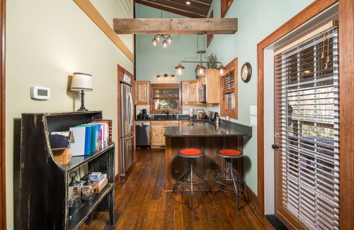 Blowing Rock House | Rustic & cozy, 3 decks w/loft, 10 min to downtown