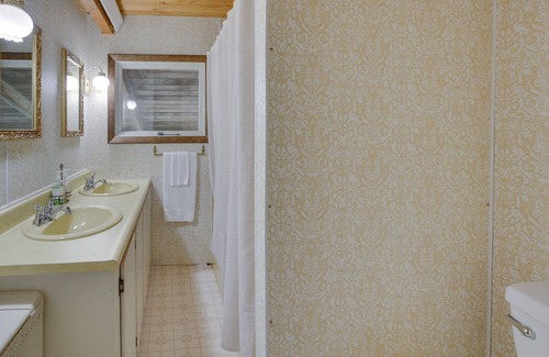 West Bridgton Cabin | Rustic, Cozy Cabin w/ Easy Ski and Beach Access!