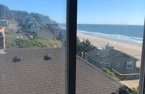 Lincoln City Apartment | RUSTIC, COZY SPECTACULAR OCEAN VIEW 1 BEDR. SUITE W/KITCHEN&WOOD BURN. FIREPLACE