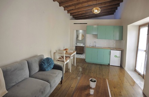 Agios Theodoros Cabin | Rustic Heritage Suite