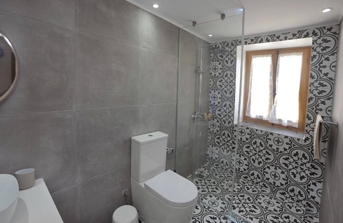 Agios Theodoros Cabin | Rustic Heritage Suite