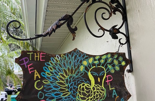 West Melbourne House | RUSTIC EXECUTIVE RENTAL. Clean, inviting atmosphere. Close to I-95 & Beach.